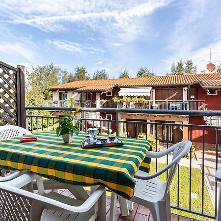 Residence La Corte Near Gardaland Castelnuovo del Garda Esterno foto