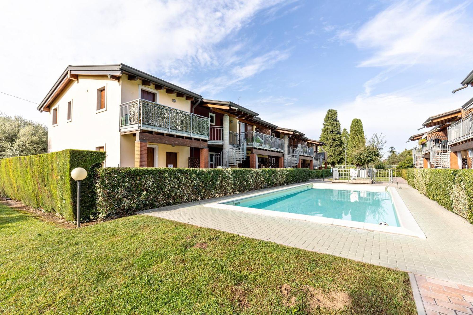 Residence La Corte Near Gardaland Castelnuovo del Garda Esterno foto